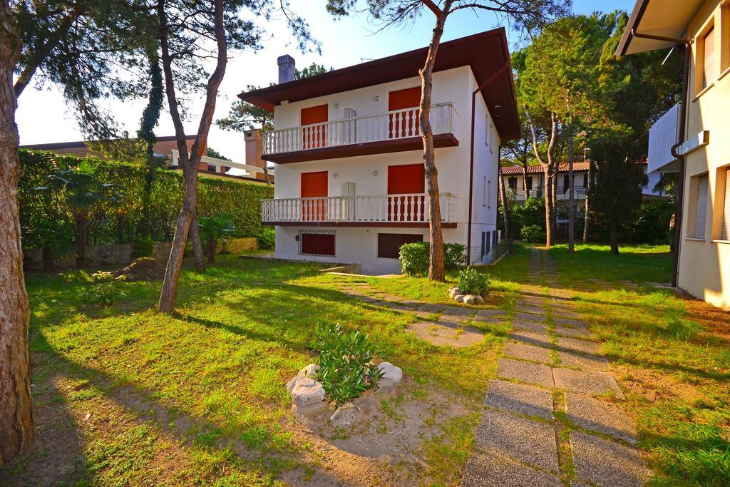 Villa Rosy Lignano Sabbiadoro Eksteriør bilde
